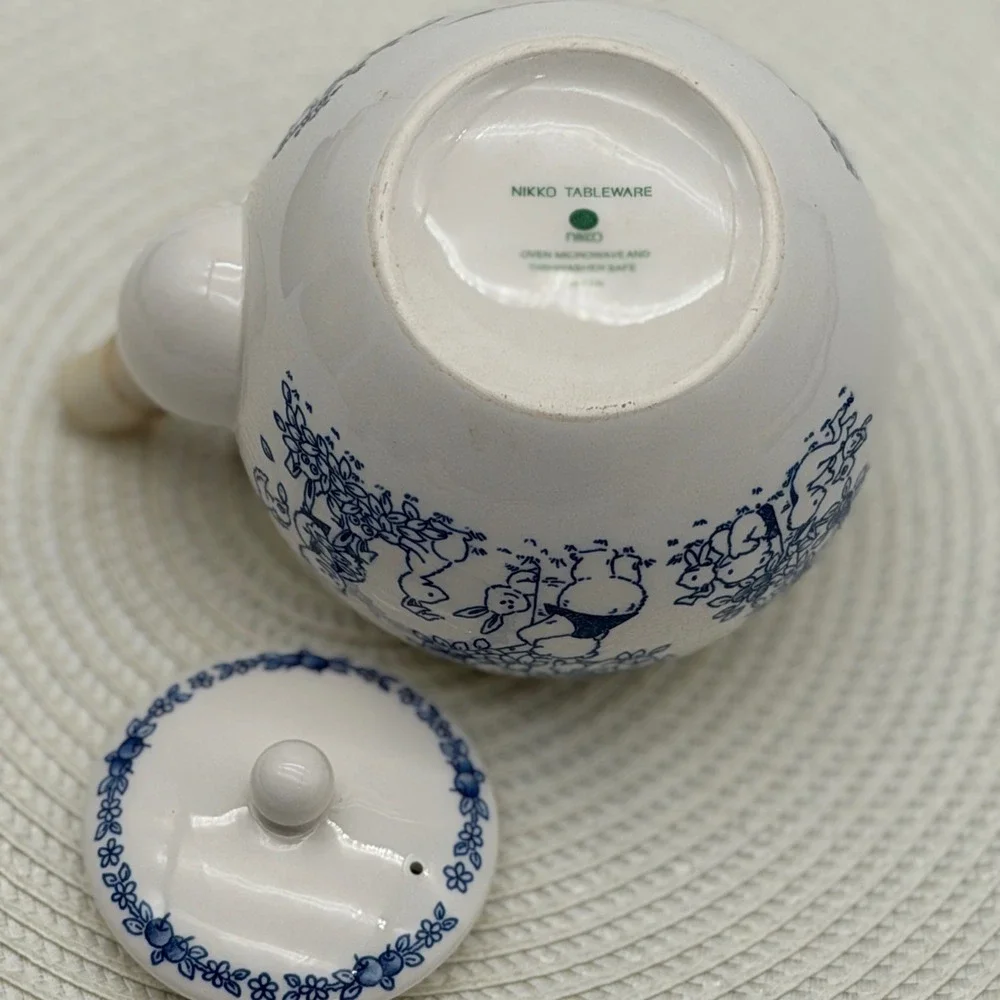 Vintage Style Blue and White Bear Forest Ceramic Teapot with Lid Kawaii Nikko